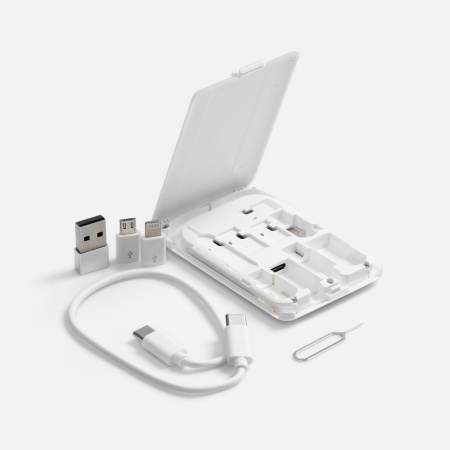 Органайзер с беспроводной зарядкой и набором адаптеров Octopod, белый Органайзер с беспроводной зарядкой и набором адаптеров Octopod, белый