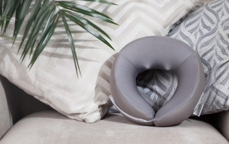 Подушка-массажер "Hug" с функцией обогрева Подушка-массажер "Hug" с функцией обогрева