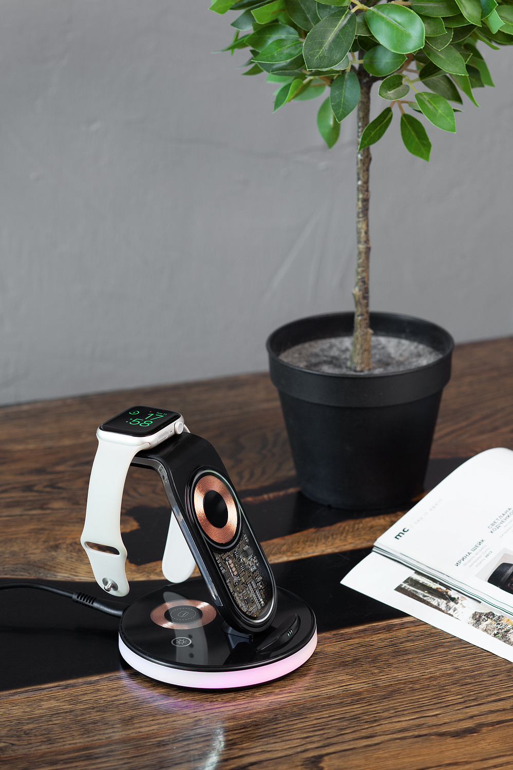 Беспроводная (15W) зарядная станция "Tron" с прозрачным корпусом и подсветкой Беспроводная (15W) зарядная станция "Tron" с прозрачным корпусом и подсветкой