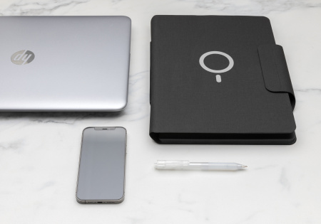 Органайзер Artic А4 с беспроводной магнитной зарядкой, 10 Вт Органайзер Artic А4 с беспроводной магнитной зарядкой, 10 Вт