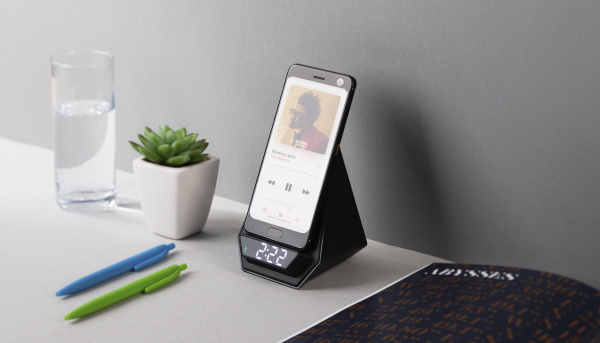 Настольная Bluetooth колонка (3Вт) "Smart Pyramid" с часами и беспроводным (15W) зарядным устройством, с подсветкой логотипа Настольная Bluetooth колонка (3Вт) "Smart Pyramid" с часами и беспроводным (15W) зарядным устройством, с подсветкой логотипа