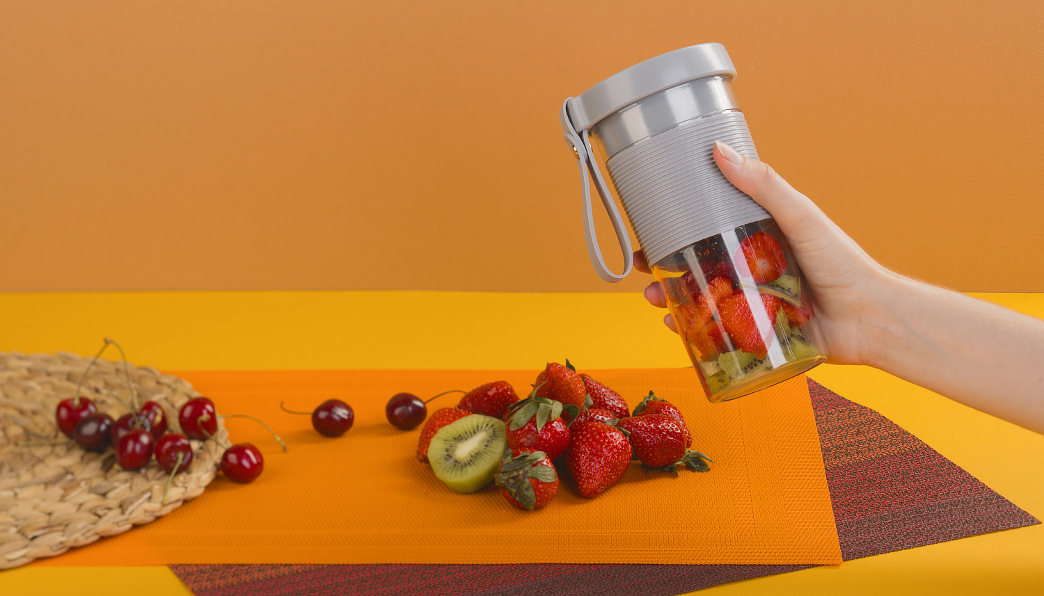 Портативный блендер "Smoozy"